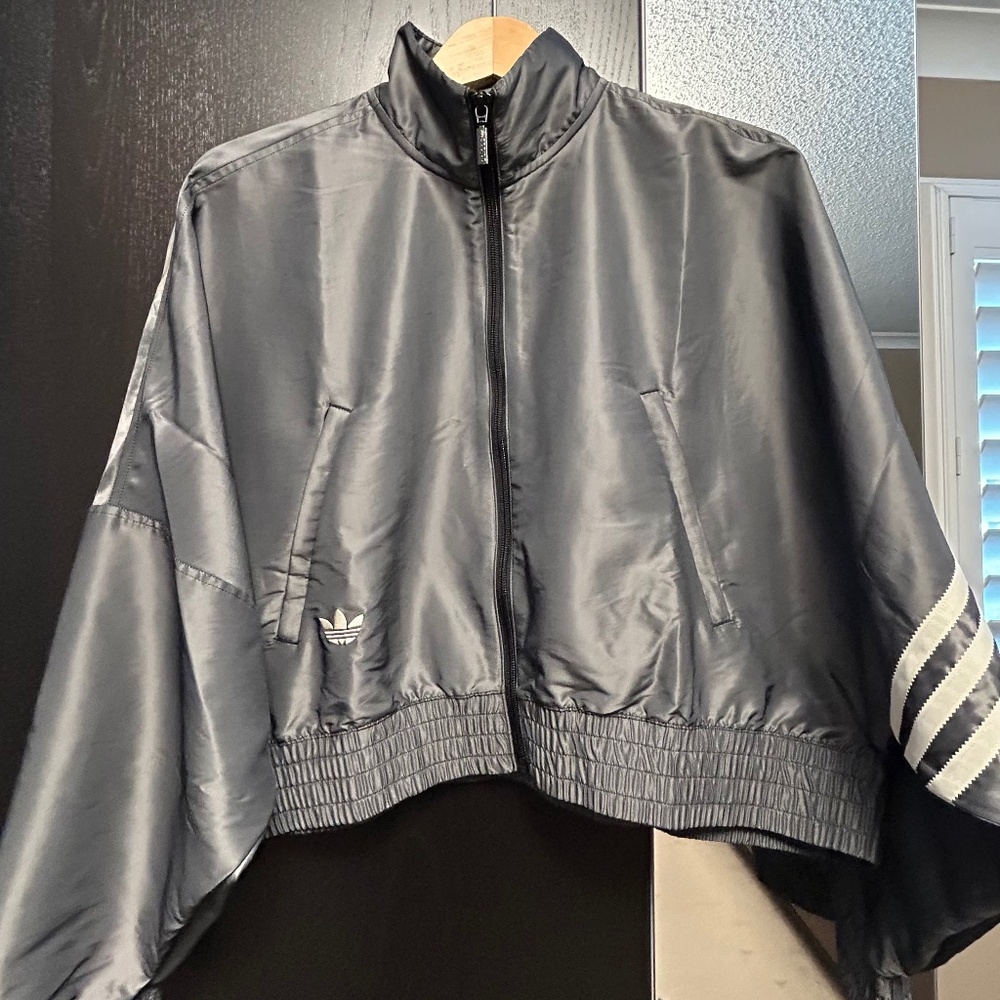 Adidas Silver Grey Cropped Bomber Jacket – Size Medium